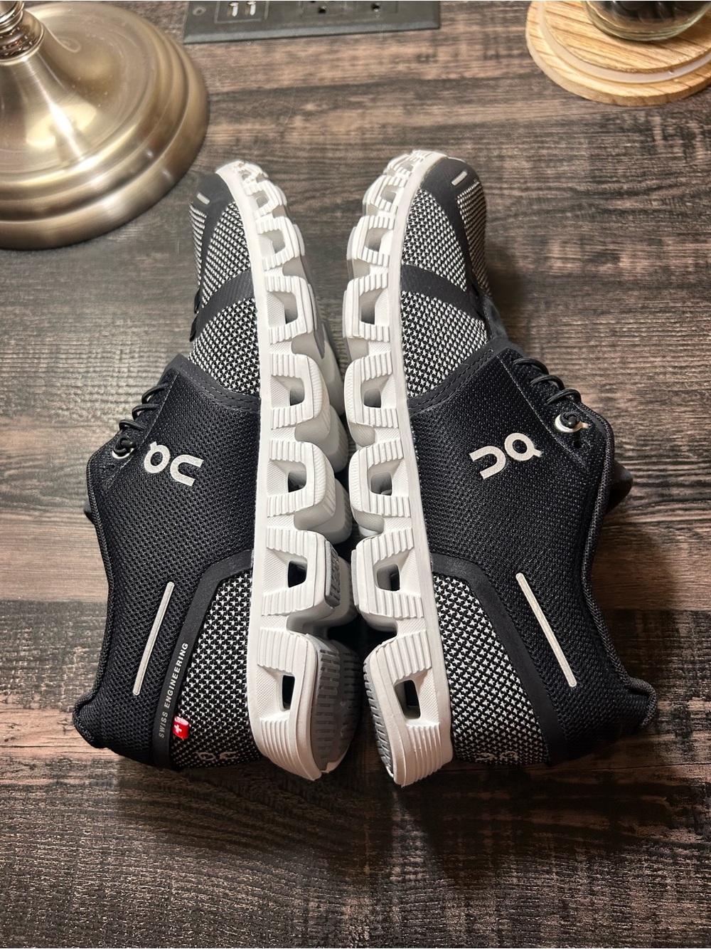 On Cloud Women's Athletic Shoes Walking Running Black/White - Picture 4 of 6